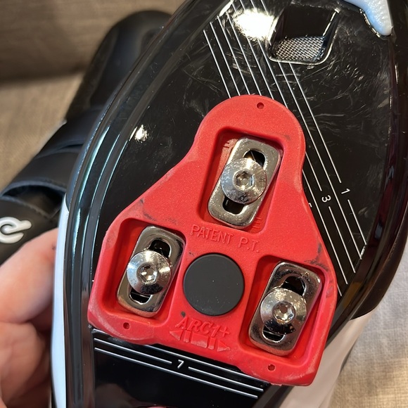 MENS Peleton bike cycling SHOES SIZE 12 US 46 EU BLACK WHITE RED COLOR - Picture 5 of 5